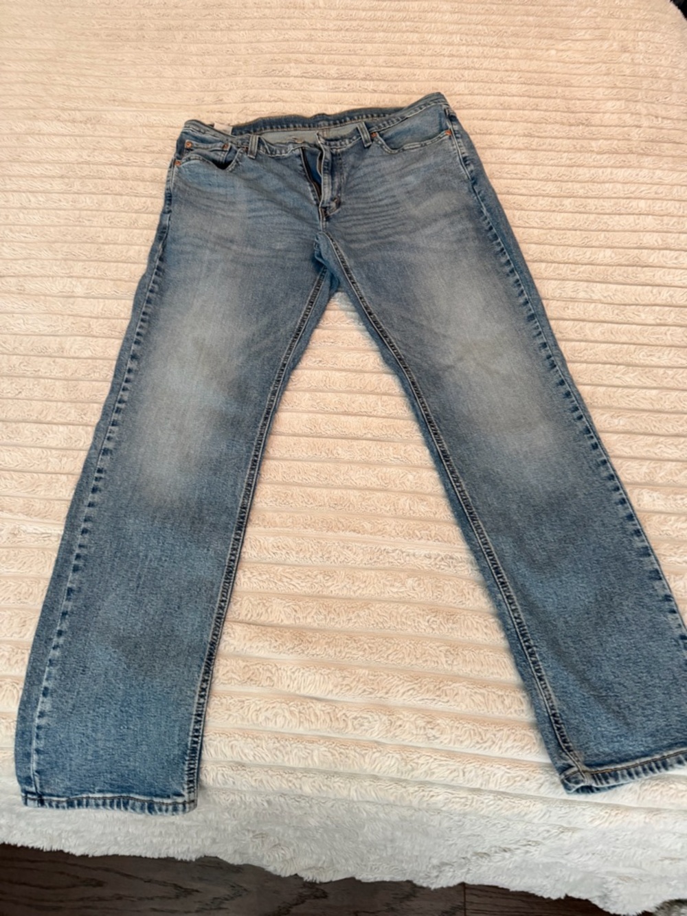 Levi's Men's Straight Light Blue Denim Jeans - Faded Wash